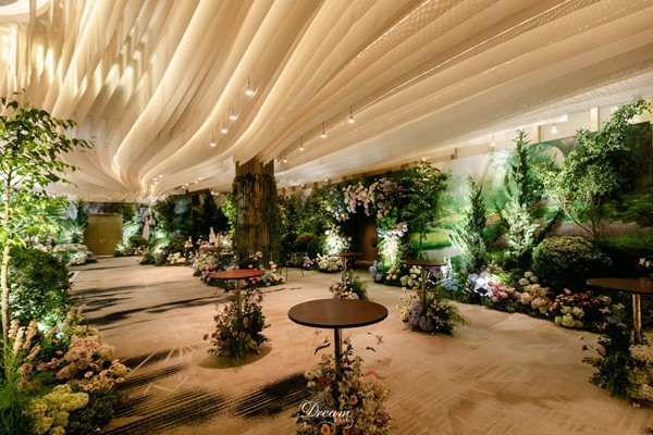 Trang trí tiệc cưới tại Intercontinental SG - 2.jpg
